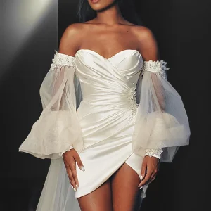 Robe de Mariée Courte en Dentelle à Col en Cœur et Fourreau